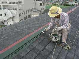コロニアル屋根棟板金塗装状況