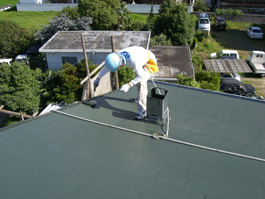 コロニアル屋根塗り替え上塗り２回目状況