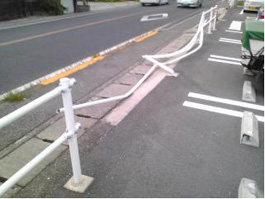 松山市 ガードパイプ破損の修理
